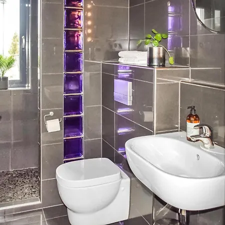 5 Bedroom Amazing In Feriehus