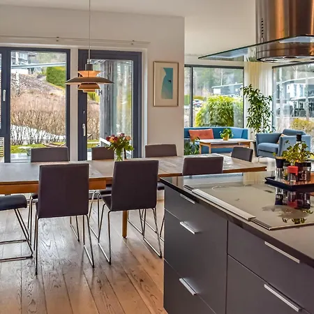 5 Bedroom Amazing In Casa vacanze Skien